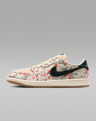 シューズ(男性用) NIKE Air Jordan 1 Low G Air Jordan 1 Retro Low Men's Shoes. Nike ID